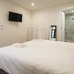 Entire House With 4 Master Suites, Hot Tub & Backyard - Location *