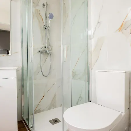 Entire House With 4 Master Suites, Hot Tub & Backyard - Location Σπίτι διακοπών