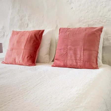 Entire House With 4 Master Suites, Hot Tub & Backyard - Location Semesterbostad Vila Nova de Gaia