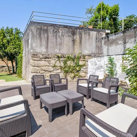 Entire House With 4 Master Suites, Hot Tub & Backyard - Location