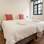 Entire House With 4 Master Suites, Hot Tub & Backyard - Location Tatil Evi