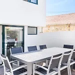 Entire House With 4 Master Suites, Hot Tub & Backyard - Location ヴィラ・ノヴァ・デ・ガイア