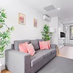 Tatil Evi Entire House With 4 Master Suites, Hot Tub & Backyard - Location
