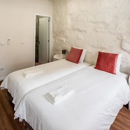 Entire House With 4 Master Suites, Hot Tub & Backyard - Location