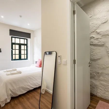 Hébergement de vacances Entire House With 4 Master & Backyard - Location Vila Nova de Gaia