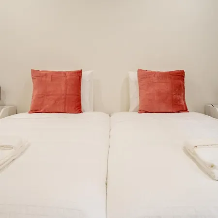 بيت للعطل Entire House With 4 Master Suites, Hot Tub & Backyard - Location