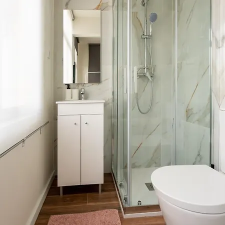 Entire House With 4 Master & Backyard - Location *