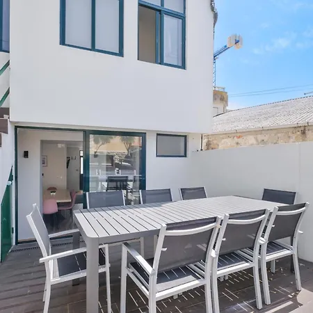 Entire House With 4 Master & Backyard - Location Vila Nova de Gaia