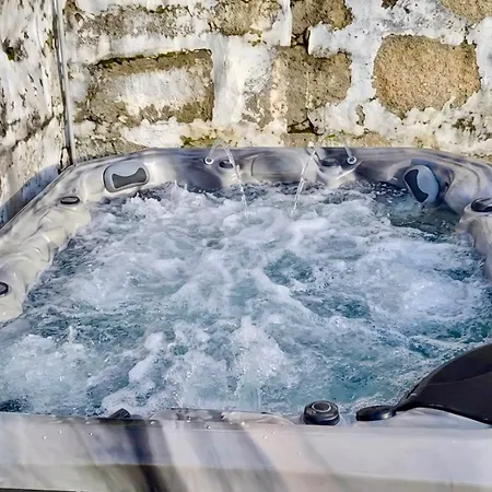 Entire House With 4 Master Suites, Hot Tub & Backyard - Location بيت للعطل فيلا نوفا دي غايا