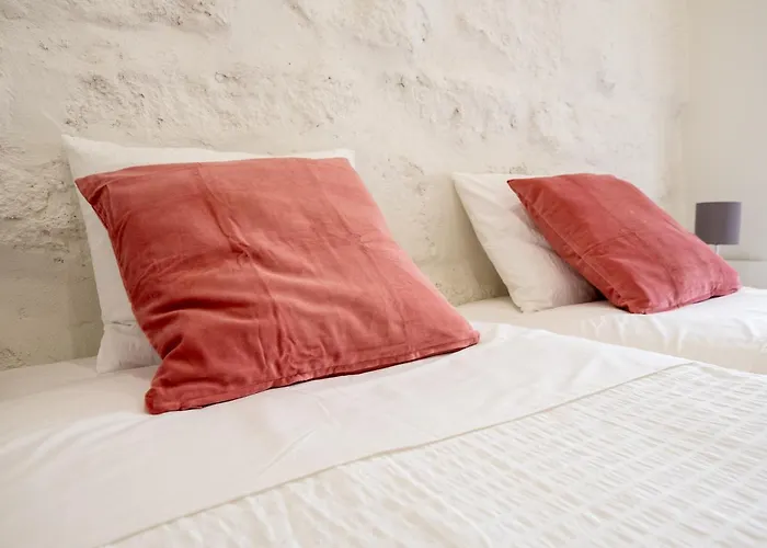 Entire House With 4 Master Suites, Hot Tub & Backyard - Location Tatil Evi Vila Nova de Gaia