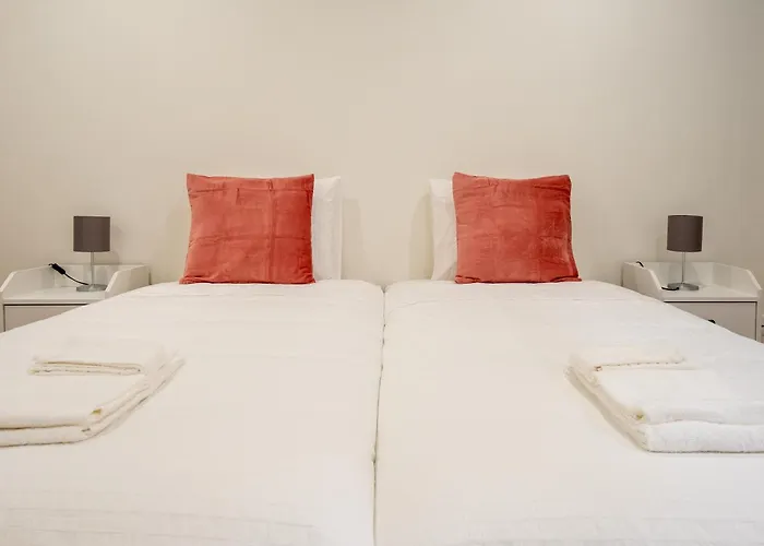 Hébergement de vacances Entire House With 4 Master Suites, Hot Tub & Backyard - Location