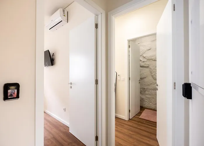 Hébergement de vacances Entire House With 4 Master Suites, Hot Tub & Backyard - Location