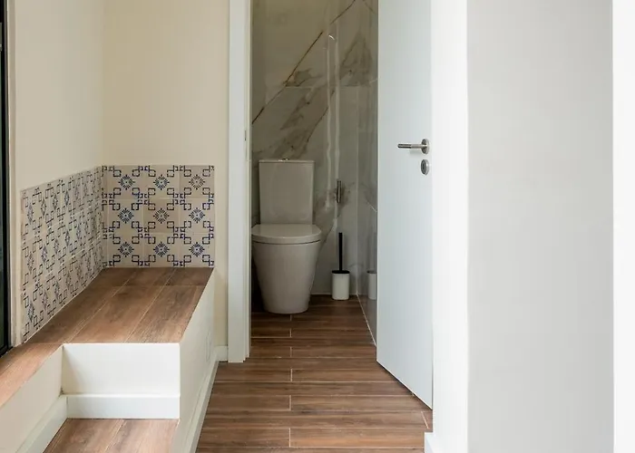 Entire House With 4 Master Suites, Hot Tub & Backyard - Location Vila Nova de Gaia