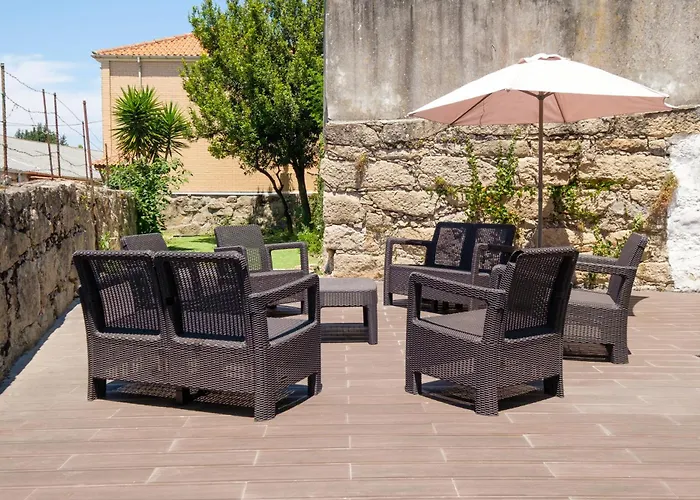 Entire House With 4 Master Suites, Hot Tub & Backyard - Location *