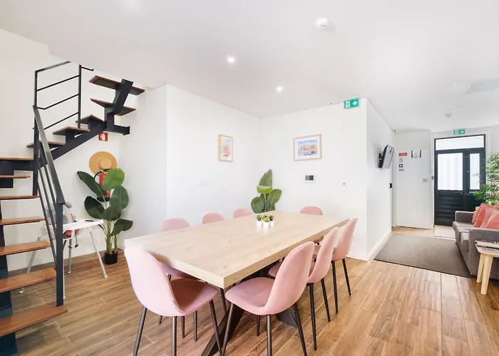 Entire House With 4 Master Suites, Hot Tub & Backyard - Location Hébergement de vacances *