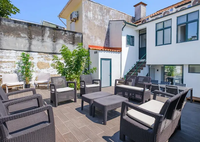 Tatil Evi Entire House With 4 Master Suites, Hot Tub & Backyard - Location *