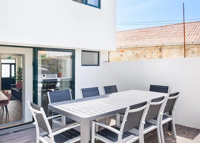 Entire House With 4 Master Suites, Hot Tub & Backyard - Location Vila Nova de Gaia