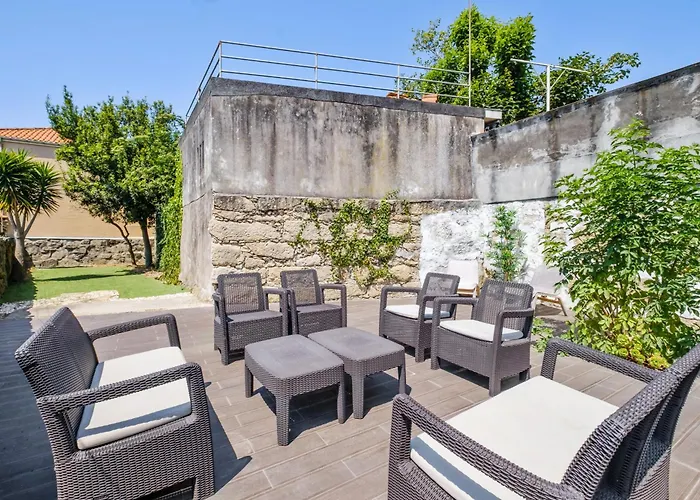 Entire House With 4 Master Suites, Hot Tub & Backyard - Location